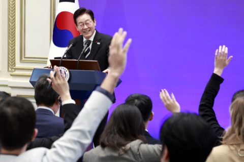 北 억류 국민 '모른다'에 야권 비판 봇물… 국보법 폐지시도 반대여론도 비등