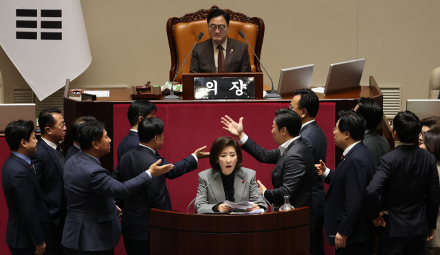 9일 국회 본회의에서 국민의힘 나경원 의원이 