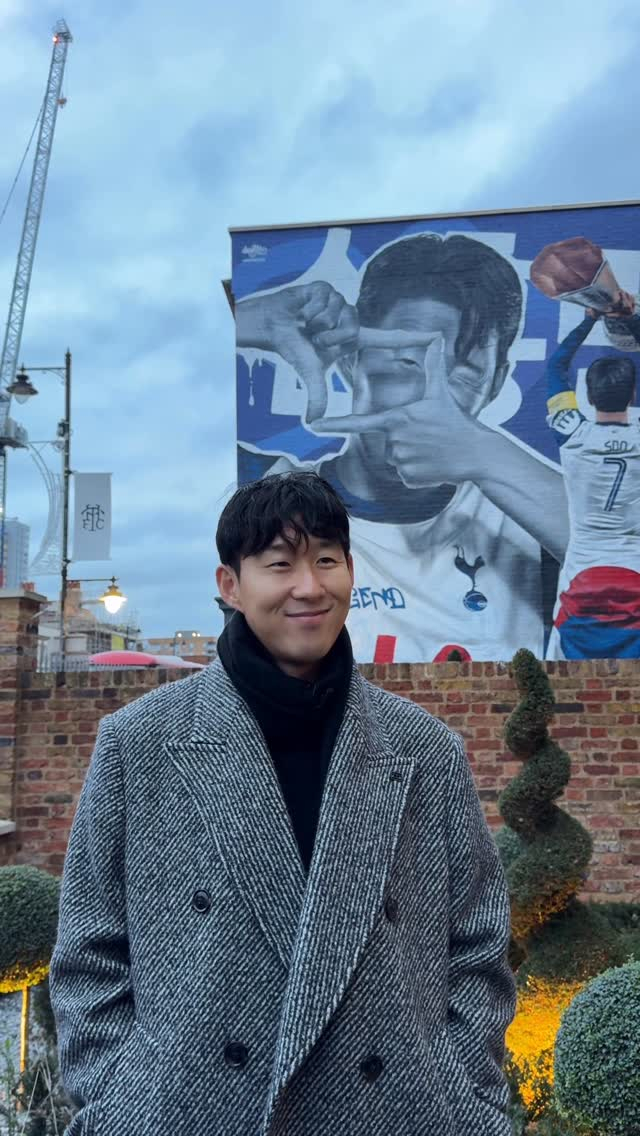 손흥민, 토트넘 팬들과 공식 작별 인사…대형 벽화도 런던 거리에 생겨