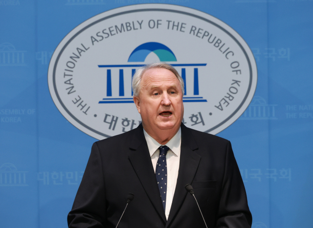 '의원직 사퇴' 인요한 