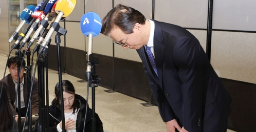 '통일교 연루 의혹' 전재수, 장관직 사의 