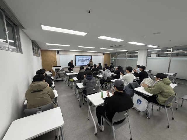 손기복 에스엔케이항공 실장 거창대학 항공학부 재학생 대상으로 특강.거창대학 제공