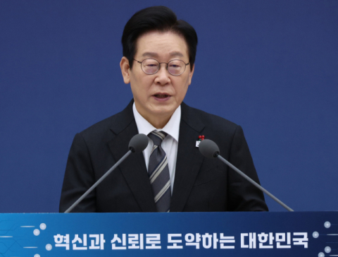 [속보] 李대통령 지지율 56%…민주 40%·국힘 26%