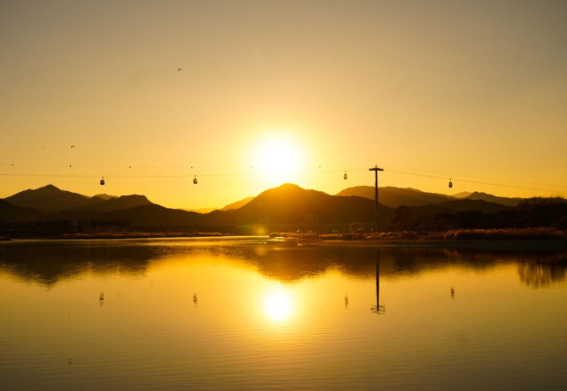 왕피천의 저녁. 울진군 제공