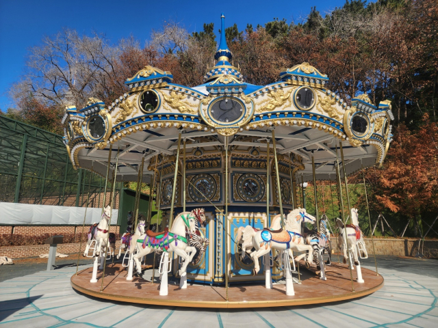 대구 테마파크 이월드가 신규 회전목마 