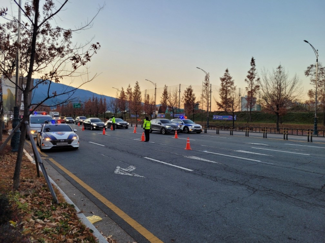 경남경찰청은 연말연시를 맞아 음주운전 특별단속을 했다.