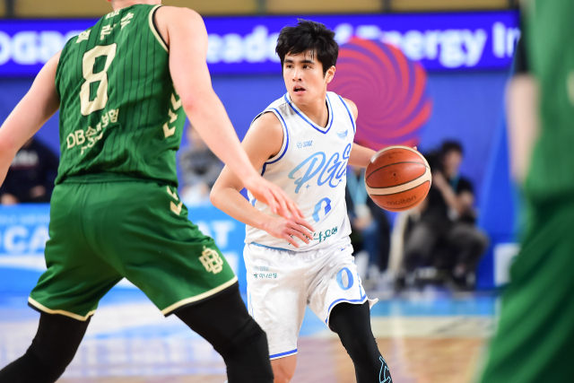 13일 대구체육관에서 열린 가스공사와 DB와의 경기에서 가스공사의 벨란겔이 드리블을 하고 있다. KBL 제공.