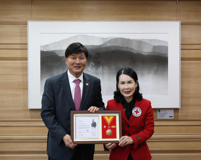 재단법인 좋은데이나눔재단(이사장 최재호)에 회원유공장 명예대장 전달식을 거행했다.