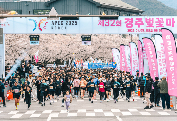경주 보문호수·문화유산 만끽…봄바람 맞으며 달려요