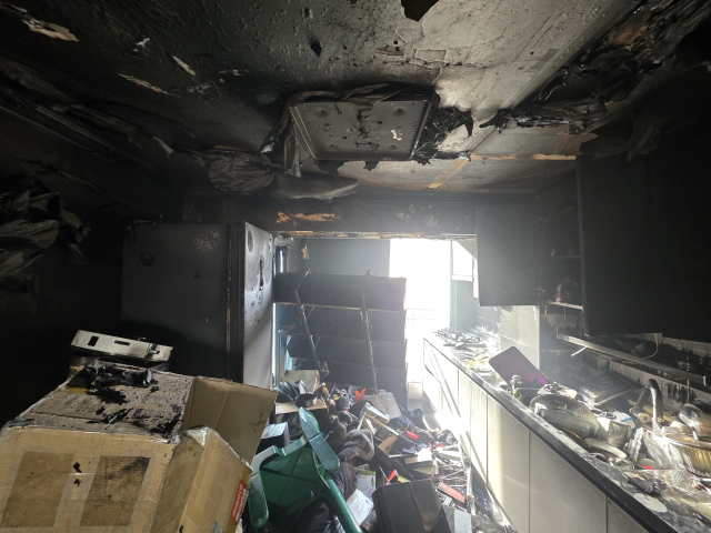 대구 동구 신암동 한 아파트에서 사용하던 전기장판에 불이 붙어 1명이 부상을 입었다. 대구소방본부 제공