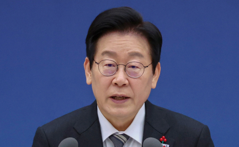 통일교 리스크에…李 대통령 지지율 54.3%로 하락