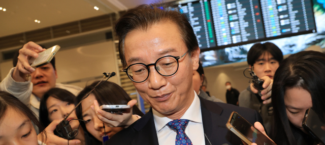 경찰, 통일교 첫 강제수사…천정궁·전재수 사무실 등 압색