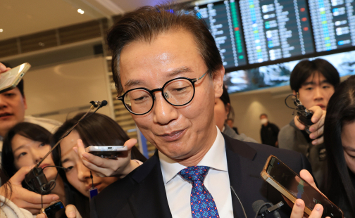 경찰, 통일교 첫 강제수사…천정궁·전재수 사무실 등 압색