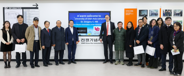 그레그 힐 미국 유타대 아시아 캠퍼스 대표 일행이 지난 12일 서울 용산 전쟁기념관을 방문했다. 사업회 제공