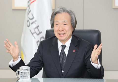 [출향인을 만나다] 정기석 국민건강보험공단 이사장, 