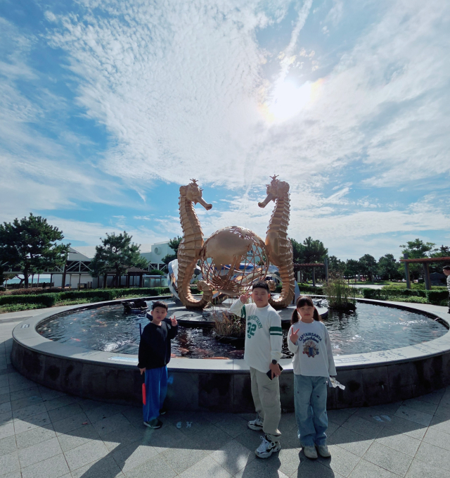 김승우·윤소희 씨 가족들은 지난해 10월 국립수산과학원 수산과학관과 해운대 씨라이프 부산 아쿠아리움에 다녀왔다. 윤소희 씨제공