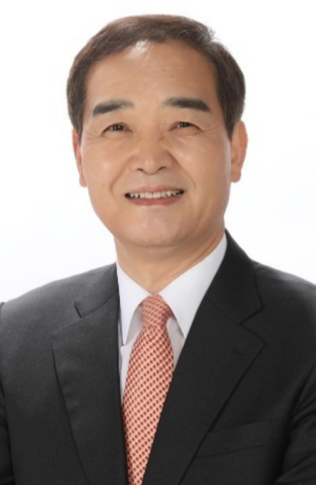 김동룡 전 봉화부군수.