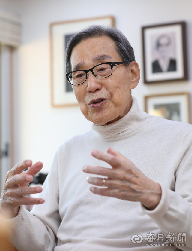 문희갑 전 대구시장은 