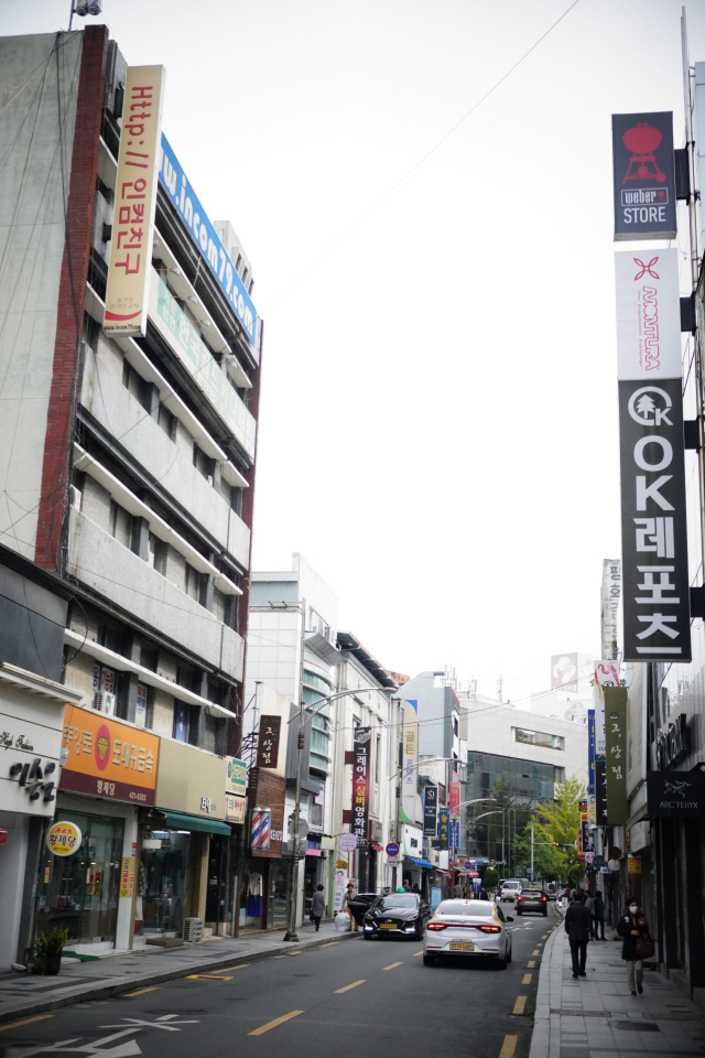 50~70년대 대구빵의 길로 불렸던 동아백화점에서 경상감영 가는 도로.