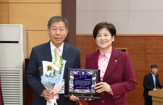 군위군교육발전위원회는 16일 대구시교육청이 주관한 