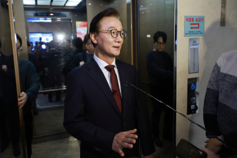 '통일교 금품 의혹 전면 부인' 전재수, 19일 피의자 소환