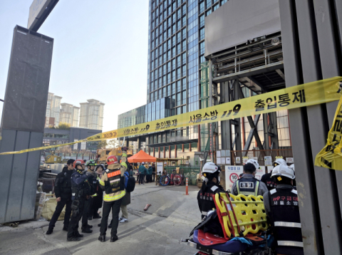 여의도역 신안산선 매몰자 전원 구조…1명 심정지·2명 경상(종합)