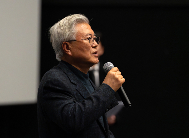 문재인 전 대통령과 김정숙 여사가 지난 16일 경남 양산시 메가박스 양산증산에서 영화 