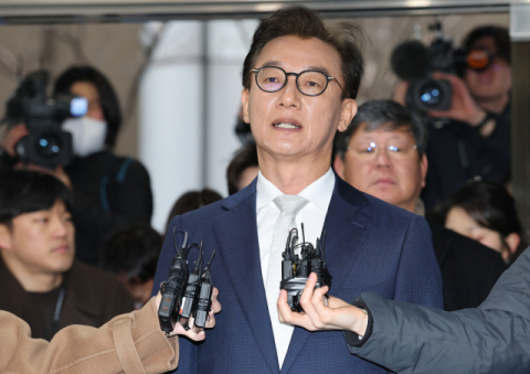 경찰 출석한 전재수 전 장관 