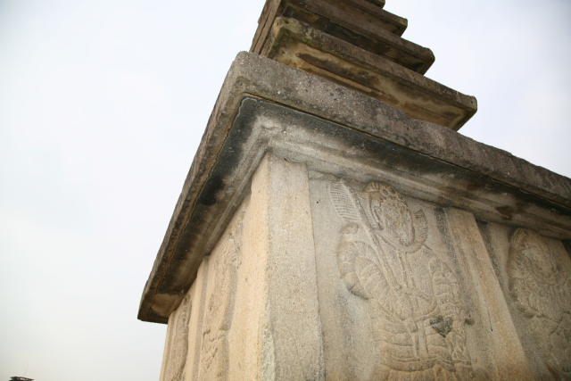 예천 개심사지 오층석탑의 1층 탑신 받침석. 예천군 제공