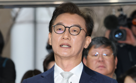 경찰 출석한 전재수 