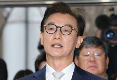 경찰 출석한 전재수 