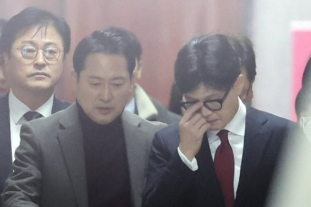 계엄 책임론 꺼낸 장동혁…한동훈 