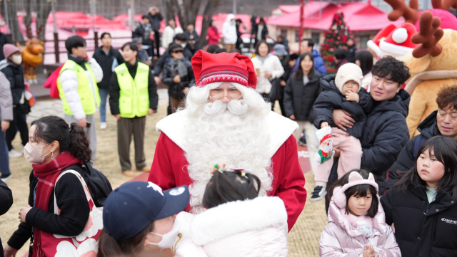 지난 20일 봉화 분천산타마을에서 