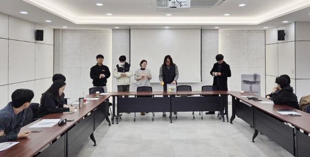 봉화군이 내년도 임대형 스마트팜단지 A동에 입주할 청년농업인을 대상으로 재배구획 추첨을 진행하고 있다. 봉화군 제공