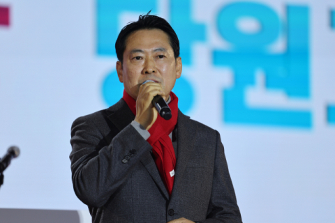 변화 예고한 장동혁, 장 손든 MB…張 체제 안정화? 