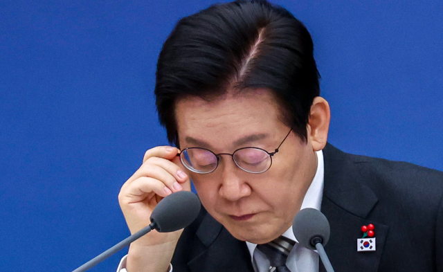 '인천공항공사 사장 질책' 李 국정 지지율 53.4%로 하락