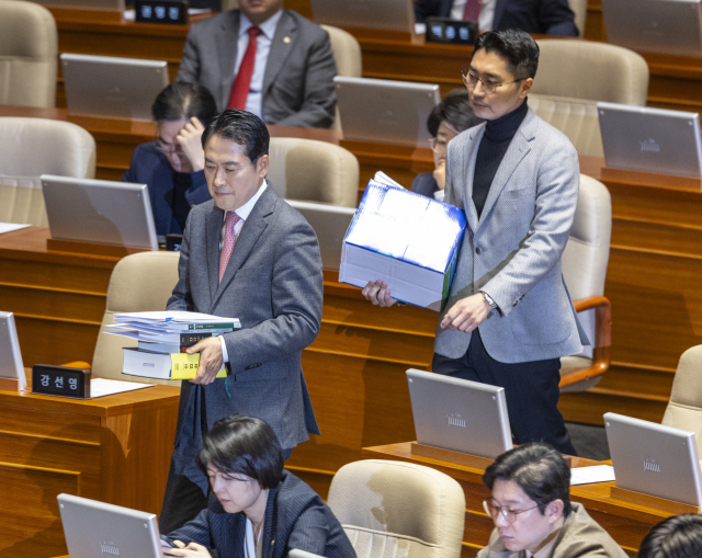 내란재판부법 상정, 野 필버 돌입…여야 대치 장기화 전망