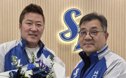 야구장 누비는 '40대 현역' 는다…KBO '정년 연장의 시대'