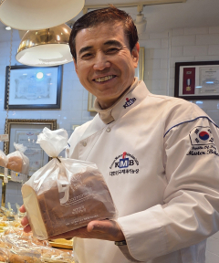 '5년째 빵 가격 유지' 41년 제과제빵명인 구민회 대표 