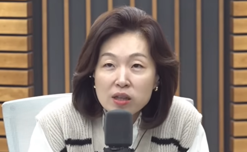 李 저격으로 하차?…김현정 앵커 