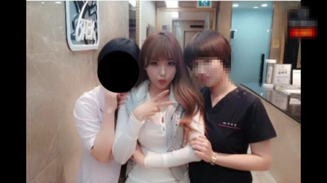 주사이모와 사진 찍은 홍진영 