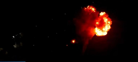 화염에 휩싸인 첫 상업 우주발사체, 폭발 가능성