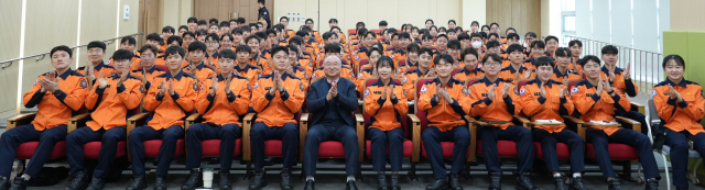대구소방안전본부는 22일 대구소방교육훈련센터 대강당에서 중앙소방학교 제111기 신규임용자과정 교육생 102명을 대상으로 