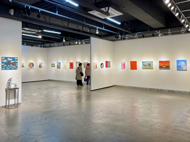 아양아트센터에서 열리고 있는 