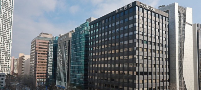 高환율 한파에 꽁꽁…기업들 '우울한 연말'