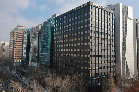 高환율 한파에 꽁꽁…기업들 '우울한 연말'