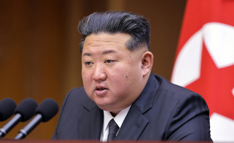 김정은, 8700t급 핵잠 건조 지도…