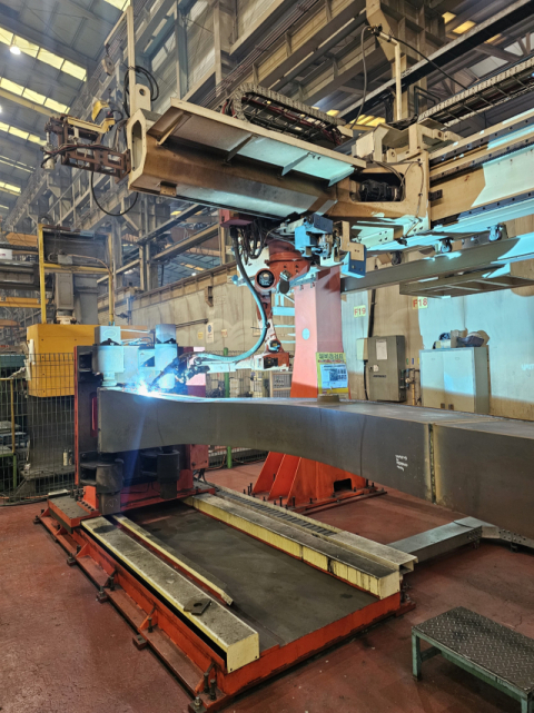 [르포] 6m 중량물도 거뜬히…세안정기 로봇 공정 자동화 선도