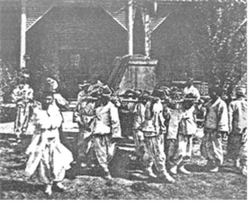 1900년 무렵 피아노 운반 장면. 손태룡 제공