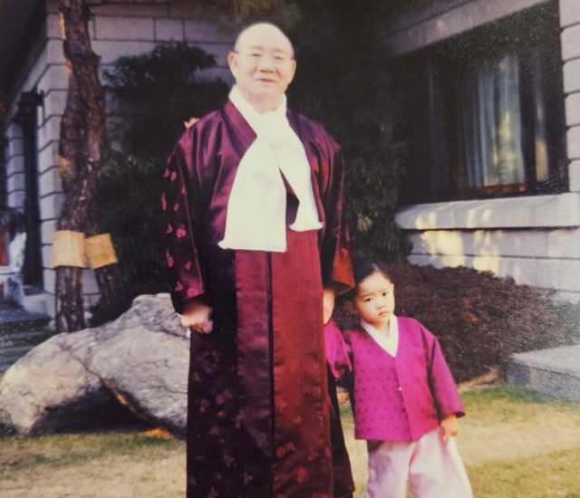 할아버지인 전두환 전 대통령과 찍은 사진을 올린 손자 전우원 씨. 인스타그램